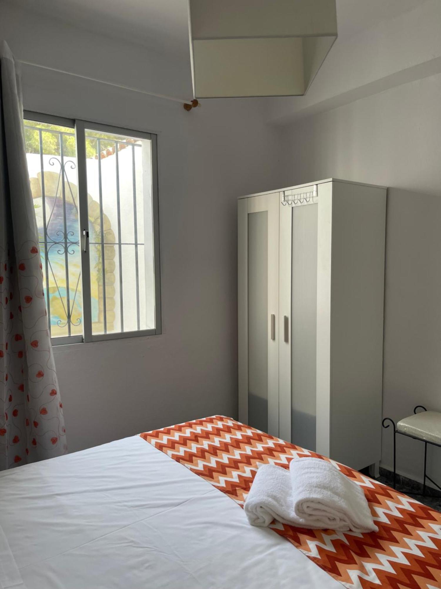 Hostal Los Arcos เวเฮร์ เด ลา ฟรอนเตรา ภายนอก รูปภาพ